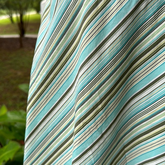 LOFT size 10P stripe dress. Cute twist in front. Fitted top, a-line skirt - Picture 3 of 6